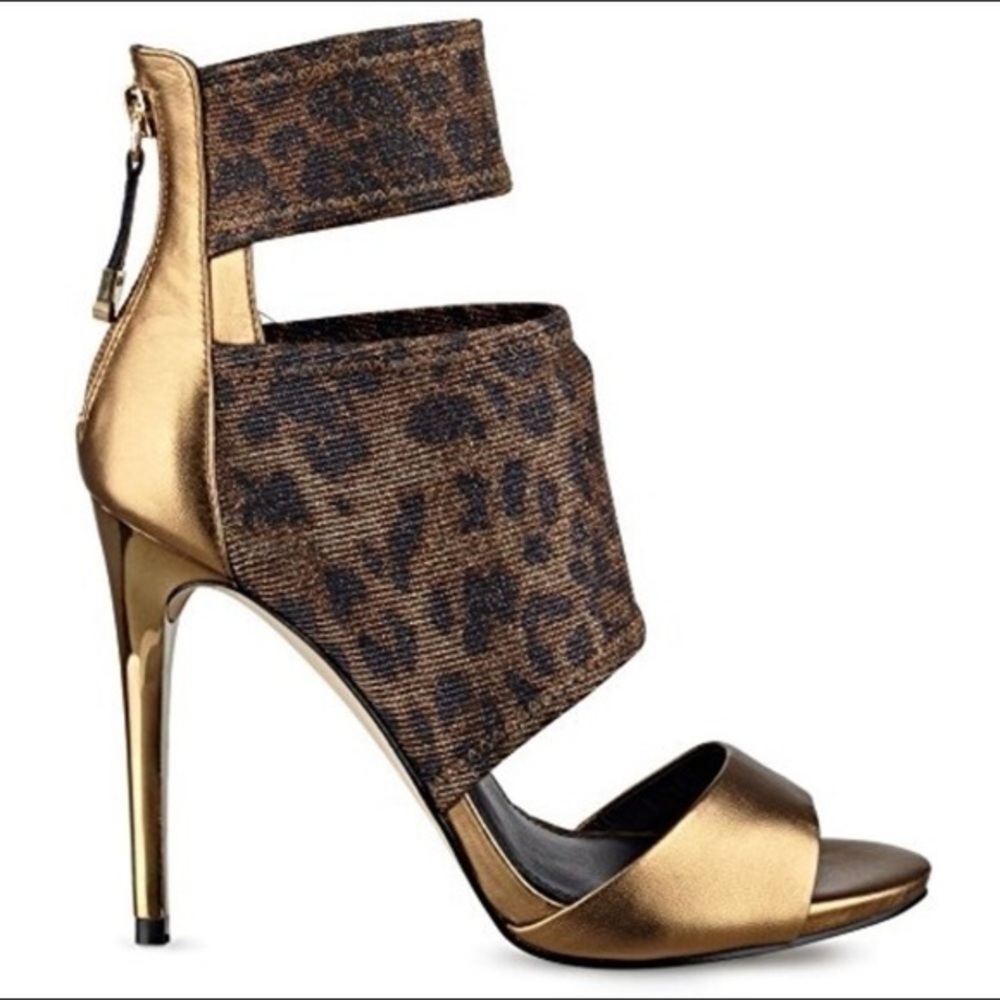 GUESS CAYEN CUTOUT HEELS sz 5.5